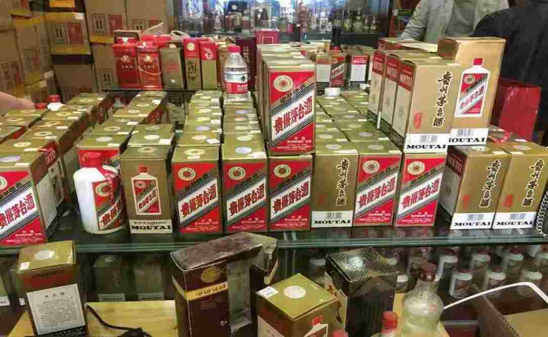 鹰手营子矿名酒回收